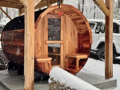 Customizable 4-10 Person Canadian Red Cedar Barrel Sauna